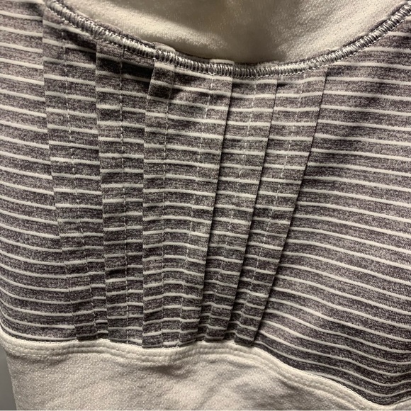 LULULEMON Grey and White Tank top with blue tie string bottom - Picture 4 of 8